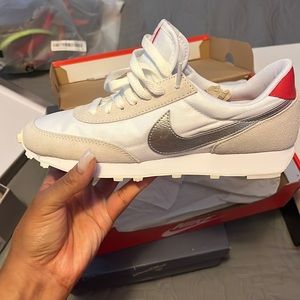 Womens Nike sneakers